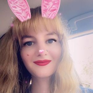 Meet your Posher, Cecilia